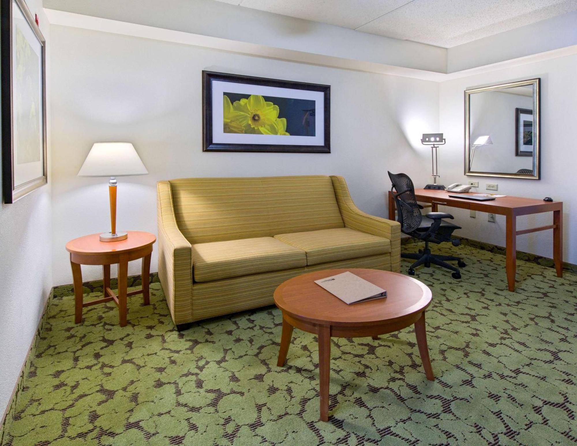 Hilton Garden Inn Tallahassee Central Exterior photo