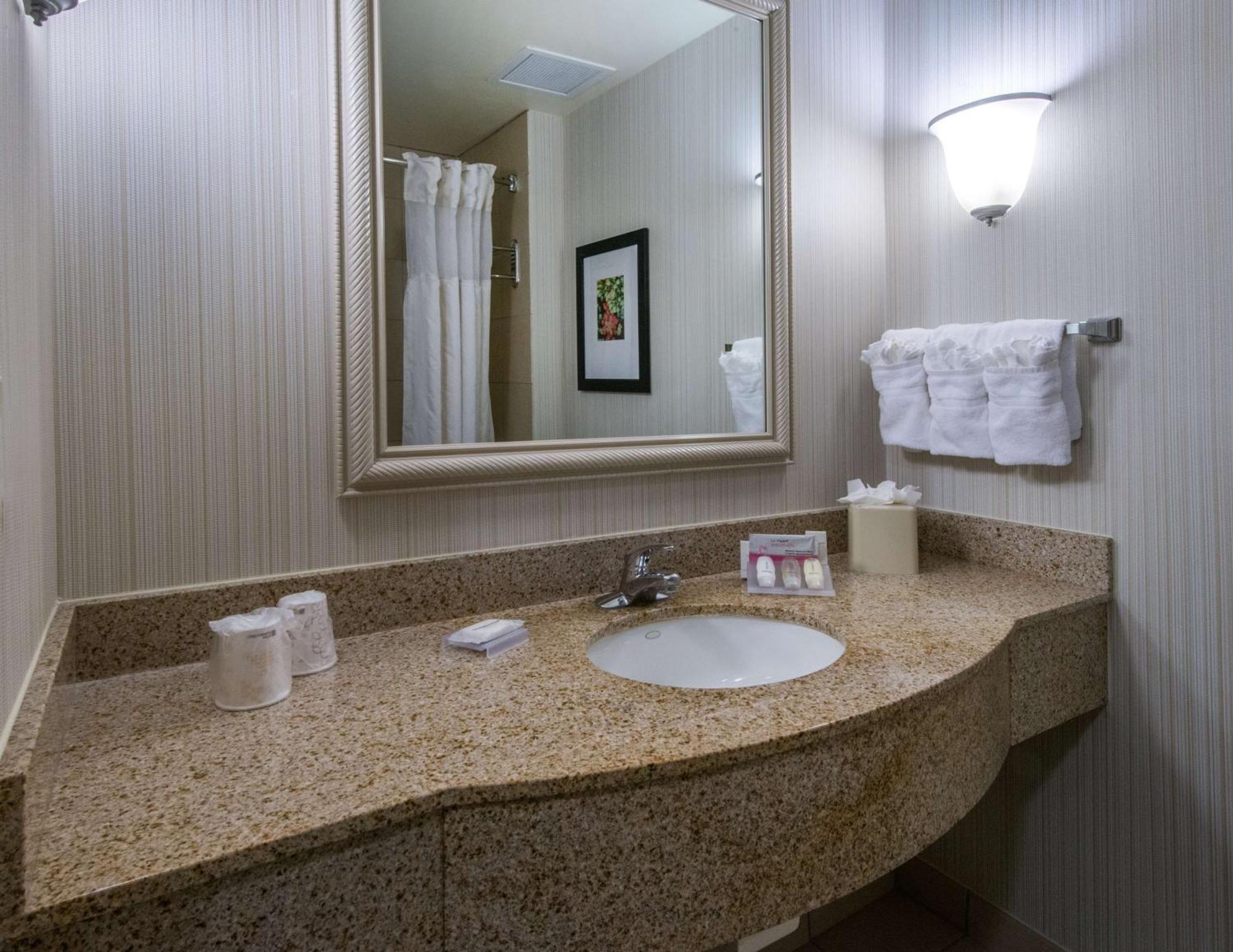 Hilton Garden Inn Tallahassee Central Exterior photo