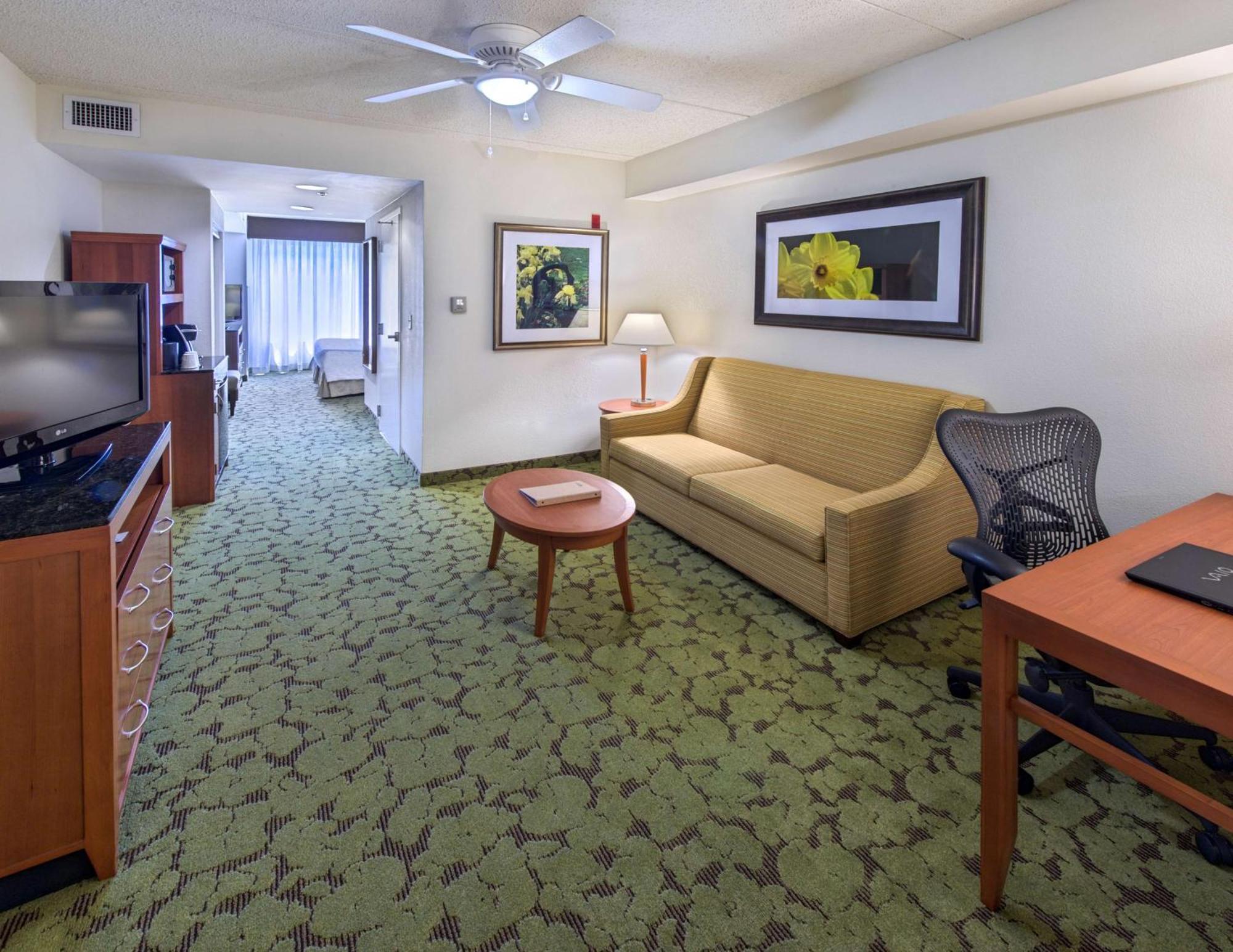 Hilton Garden Inn Tallahassee Central Exterior photo