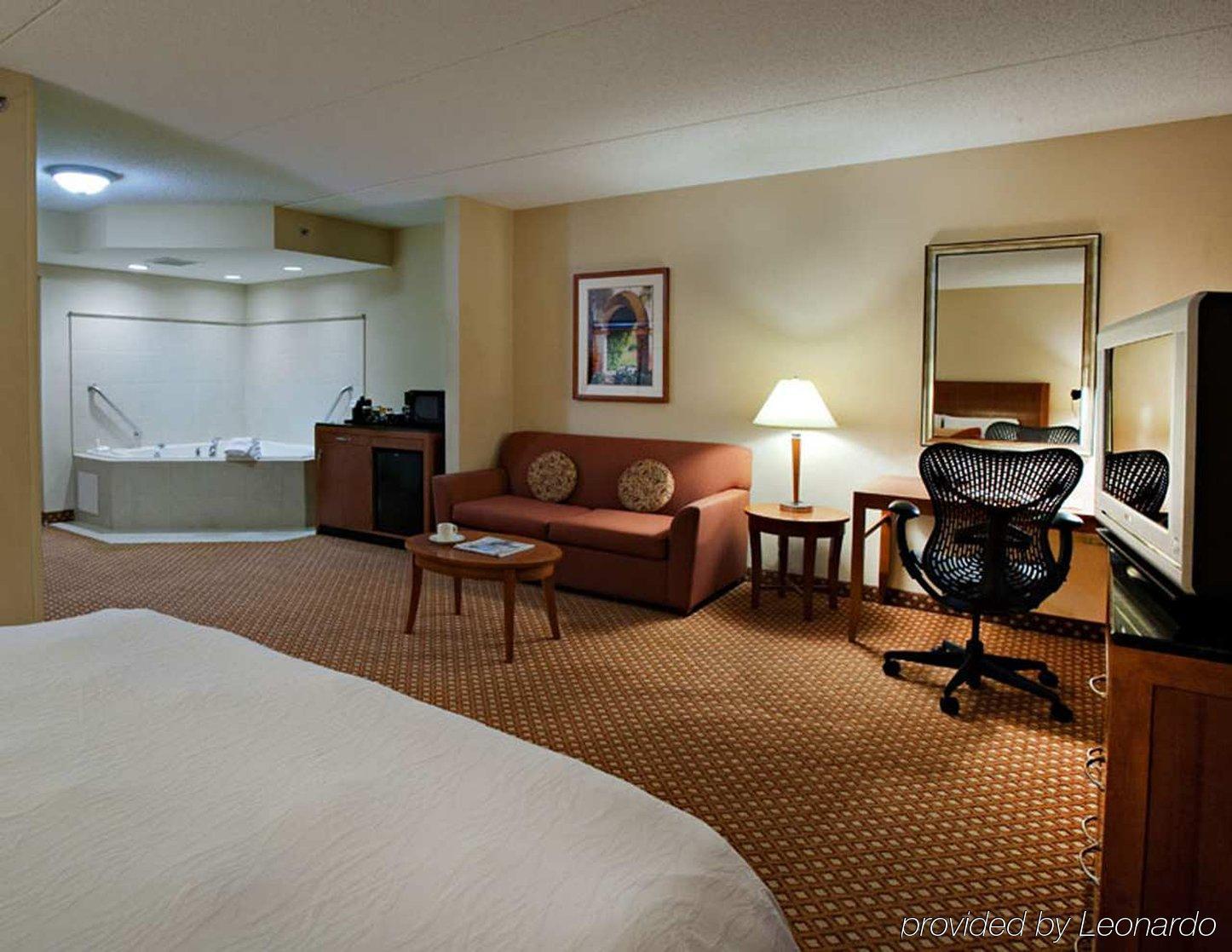 Hilton Garden Inn Tallahassee Central Room photo