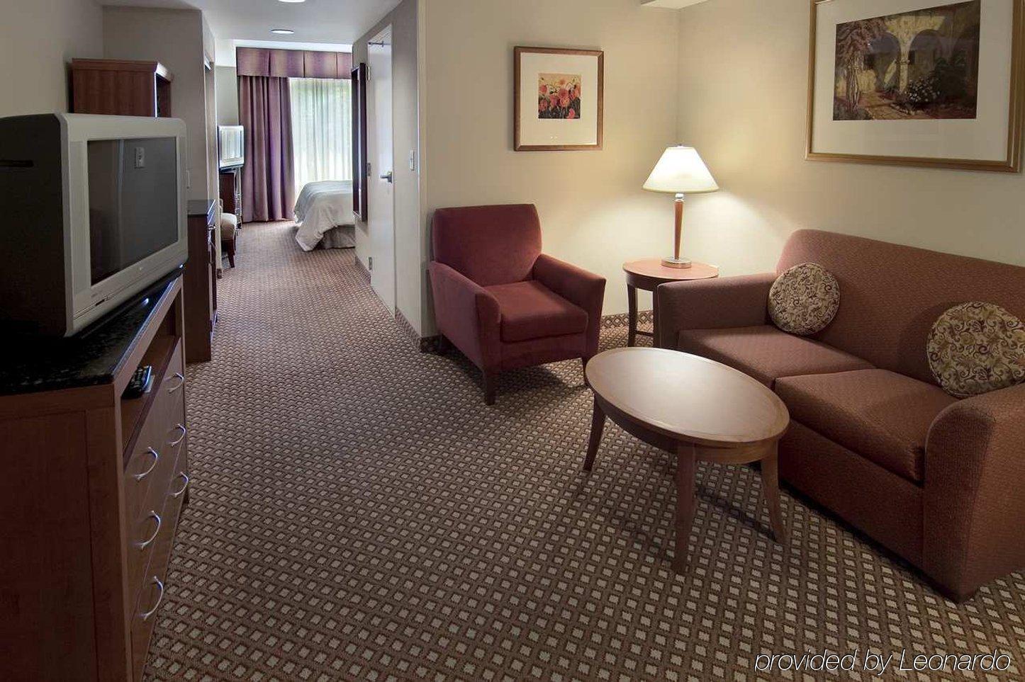 Hilton Garden Inn Tallahassee Central Room photo