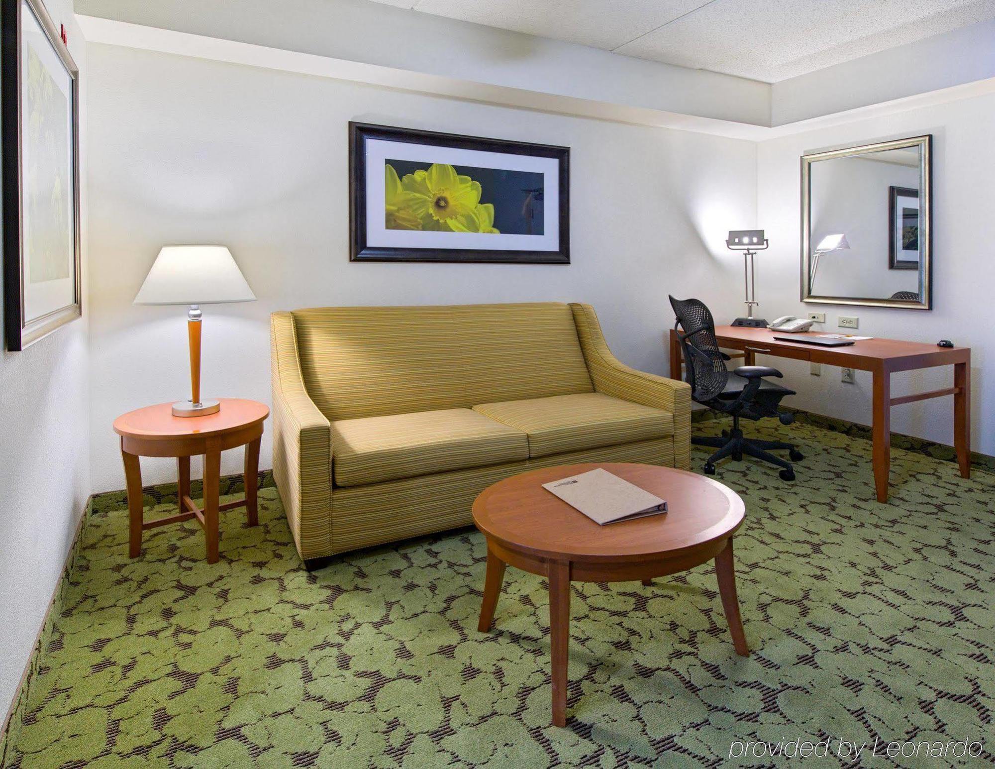 Hilton Garden Inn Tallahassee Central Exterior photo